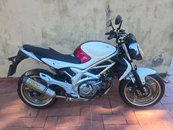 Suzuki gladius 650 2009 finanziabile