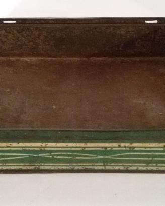 Scatola in metallo 30x18 cm vintage