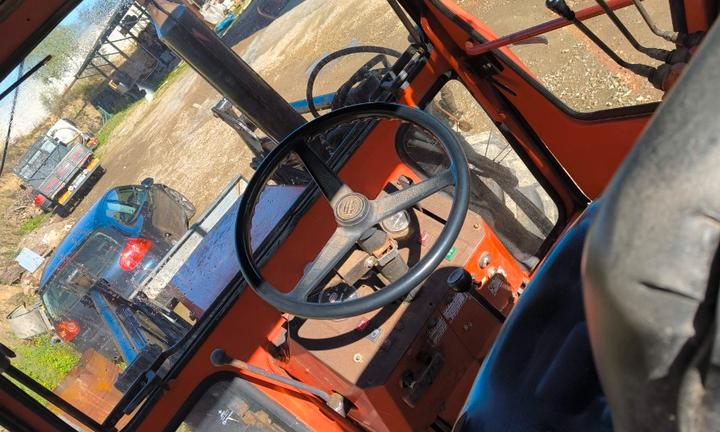 Trattore 95 CV con caricatore frontale