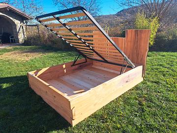 Letto cassettone matrimoniale in legno di tasso 