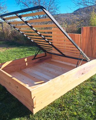 Letto cassettone matrimoniale in legno di tasso 