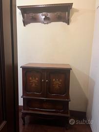 Mobile e attaccapanni