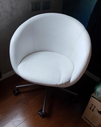 Sedia Poltroncina girevole Ikea SKRUVSTA bianca