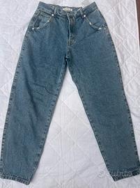 Pantaloni jean in denim