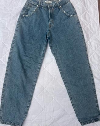 Pantaloni jean in denim