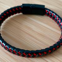 Braccialetto rosso-nero con chiusura magnetica
