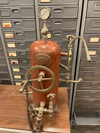 Macchinario per produrre l'acqua Seltz vintage