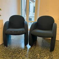 Poltroncine anni 70 in tessuto blu scuro con ruote