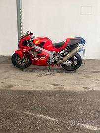 Honda vtr sp01 del 2001