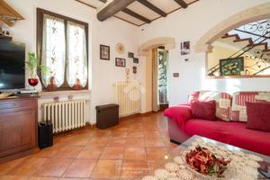 CASA SEMINDIPENDENTE A SAVIGNANO SUL PANARO