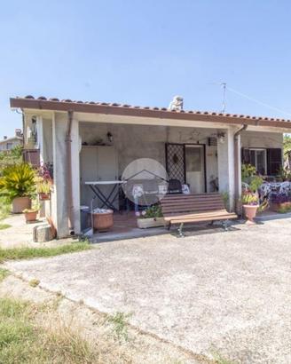 VILLA SINGOLA A PALOMBARA SABINA