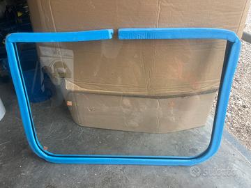 Vetro Cabina Hitachi nuovo. (82x56,2)