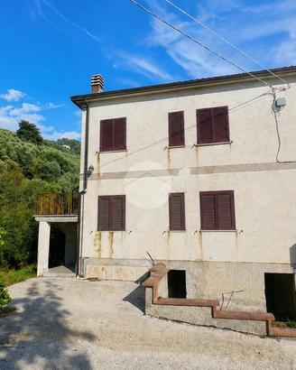 CASA SEMINDIPENDENTE A PALIANO