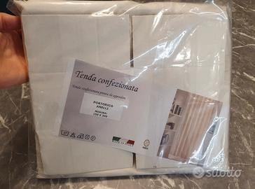 Tenda confezionata pronta da appendere