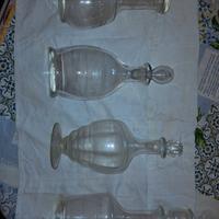 Bottiglie di cristallo vecchie