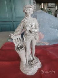 statuetta in porcellana 