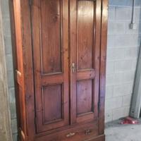 Armadio in legno  - stile classico