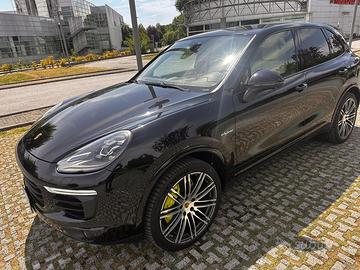 Porsche cayenne E-hybrid