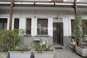 2 locali con basse spese libero a breve