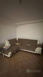 Divano angolare in ecopelle