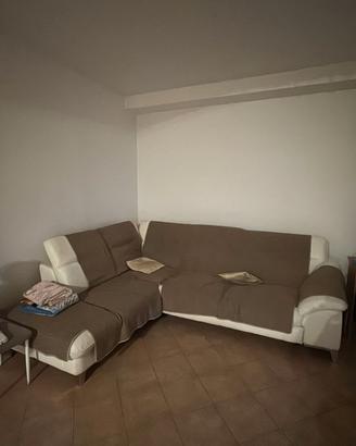 Divano angolare in ecopelle