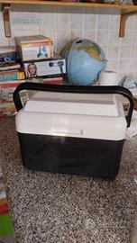 Frigobox  con Maniglia -+ grattugia