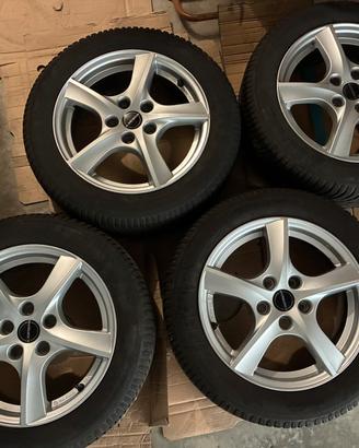 Cerchi in lega 16” con gomme da neve VW Seat Audi