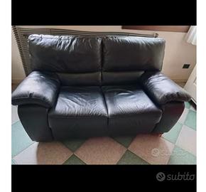 Divano in pelle nero
