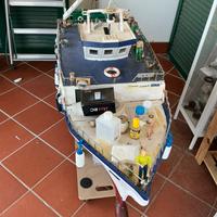 Modellismo di peschereggio radio comandato
