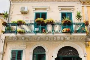 Locale Commerciale - Motta Sant'Anastasia