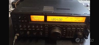 Apparato radioamatoriale  hf icom 775