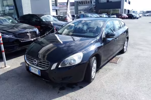 VOLVO V60 (2010-2018) V60 D3 Momentum