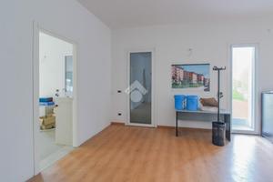 NEGOZIO A SAN GIULIANO MILANESE