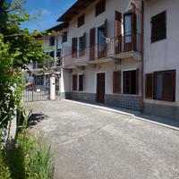 Casa di 165 mq disposta su tre livelli libera su d