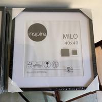 Cornice nera in legno