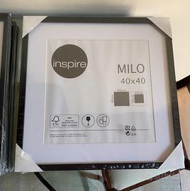 Cornice nera in legno