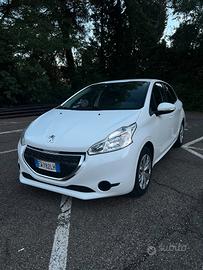 ADATTA PER NEOPATENTATI Peugeot 208 1.4 HDi 68 CV 