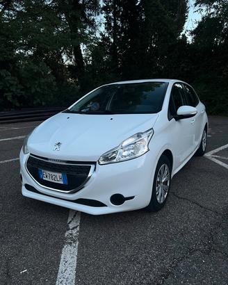 ADATTA PER NEOPATENTATI Peugeot 208 1.4 HDi 68 CV 