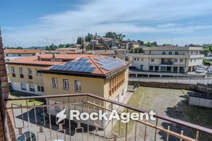 Appartamento di 135 m² con 4 locali e box auto a A