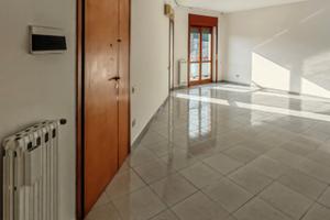 Zona Irno-Ampio 5 Vani-2 Bagni-Balconato-P. Auto
