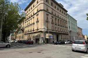 NEGOZIO A TRIESTE