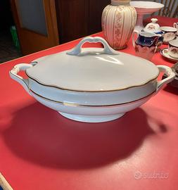 Zuppiera antica in porcellana bianca tedesca