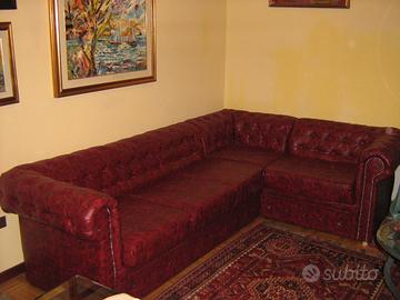 DIVANO CHESTERFIELD ANGOLARE