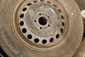 Cerchi in ferro per VW Golf gomme invernali Michel