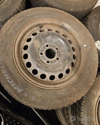 Cerchi in ferro per VW Golf gomme invernali Michel