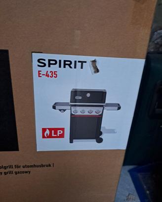 Barbecue Weber Spirit E 435 mai usato