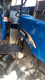 Trattore new holland tna70 + attrezzatura