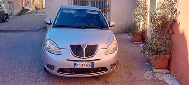 Lancia ypsilon