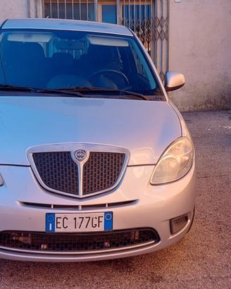 Lancia ypsilon