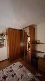 Armadio angolare massello ante specchio h 256 cm